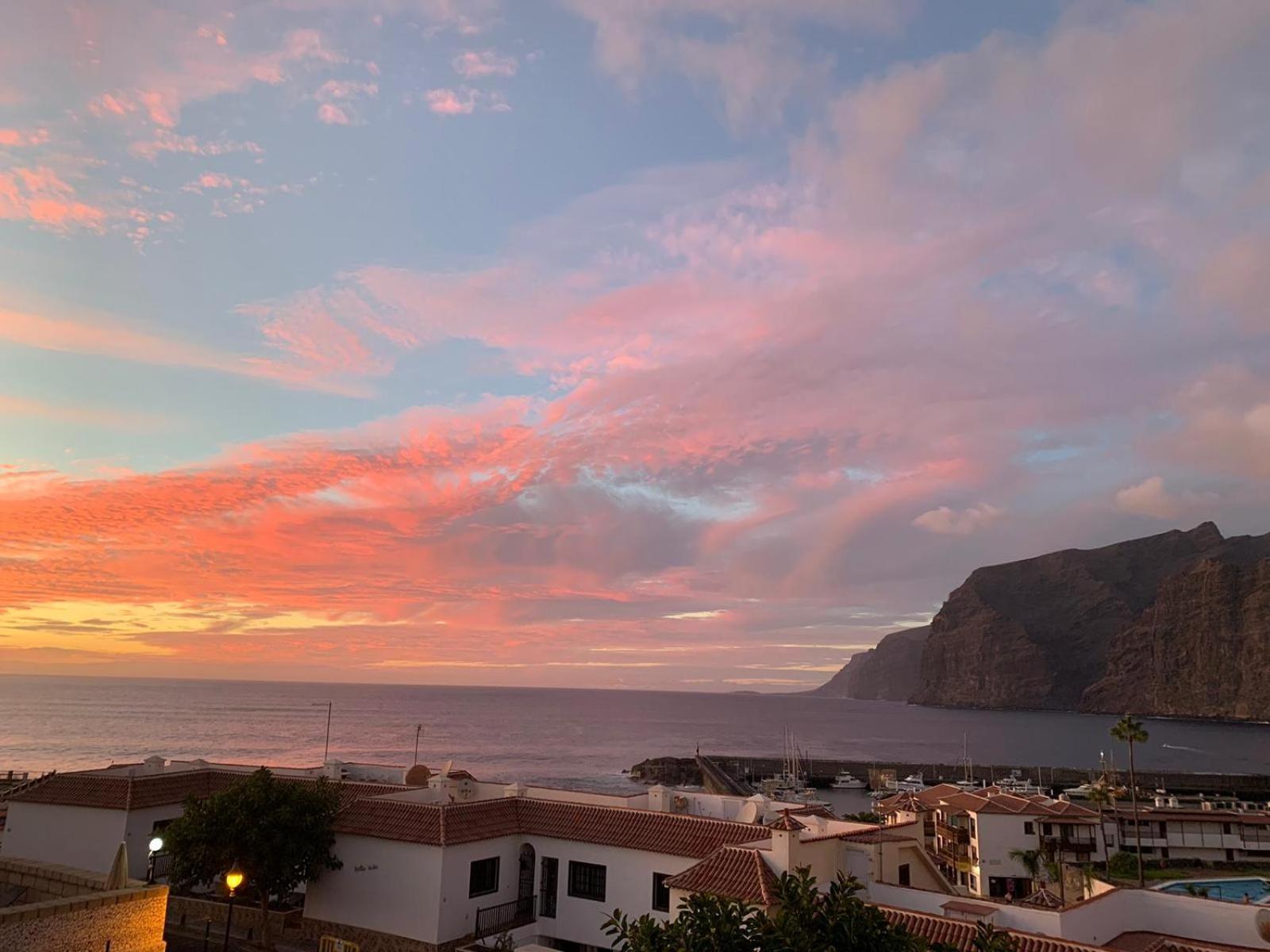 Апартаменти Amazing View Los Gigantes & La Gomera Acantilado de los Gigantes Екстер'єр фото