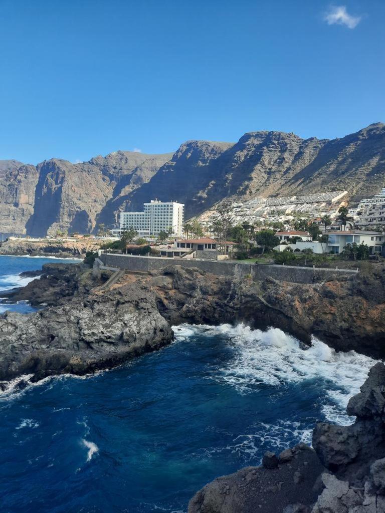 Апартаменти Amazing View Los Gigantes & La Gomera Acantilado de los Gigantes Екстер'єр фото